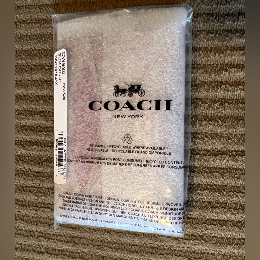 Coach Lip Card Case nwt in packaging - Picture 2 of 3